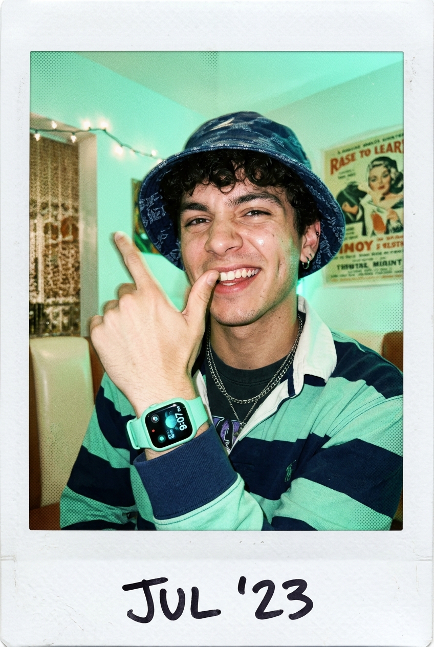 Person wearing the Pixie Fit Mint Mischief smartwatch
